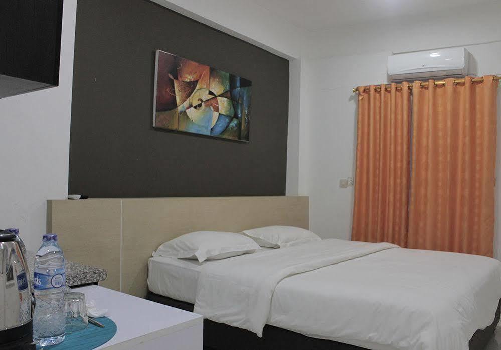 Myrooms Bekasi Exterior foto